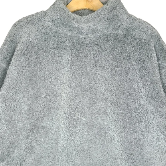 Forever 21 Gray Turtleneck Long Sleeve Croptop Teddy Sweater - Picture 3 of 5